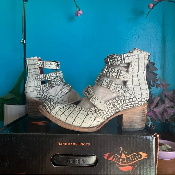 Freebird Felicity size 7 White - Picture 2 of 7